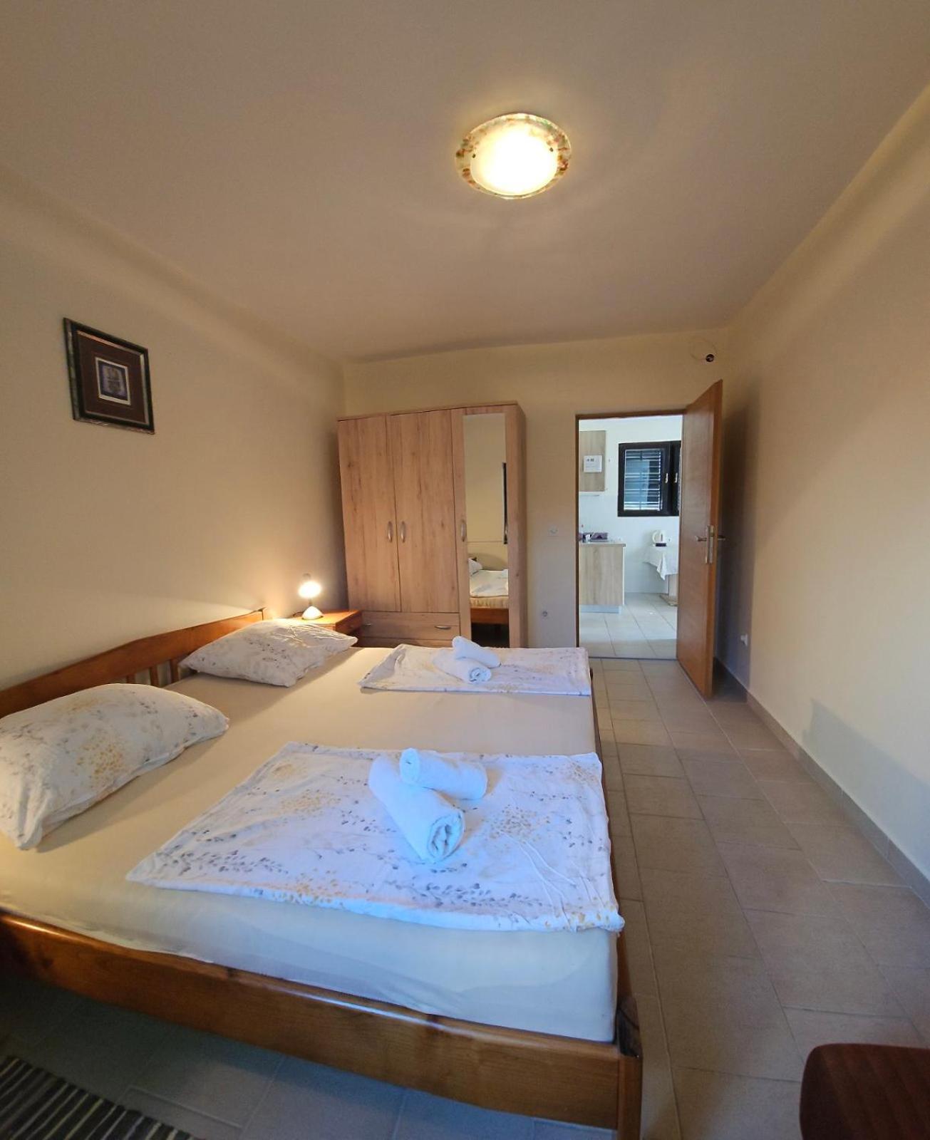 Apartment Lavanda Starigrad Paklenica Exterior foto